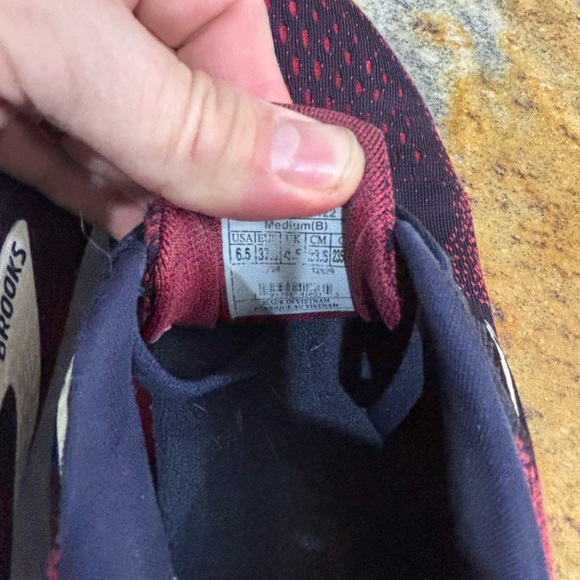 Brooks ghost size 6.5 - Picture 6 of 9